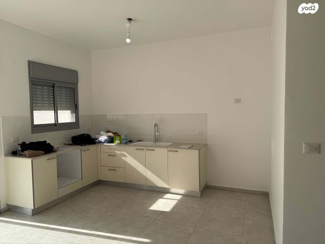 דירת גן, אלמרסאא 1, ג'סר א זרקא, ג'סר א זרקא