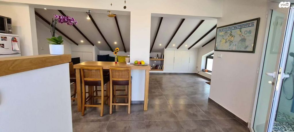 גג/ פנטהאוז, הגיא 161, הר אדר, הר אדר