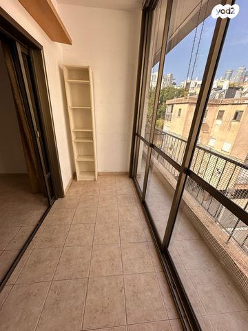 דירה, וייצמן 10, בורוכוב, גבעתיים