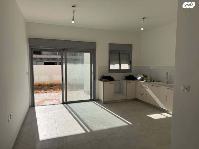 דירת גן, אלמרסאא 1, ג'סר א זרקא, ג'סר א זרקא