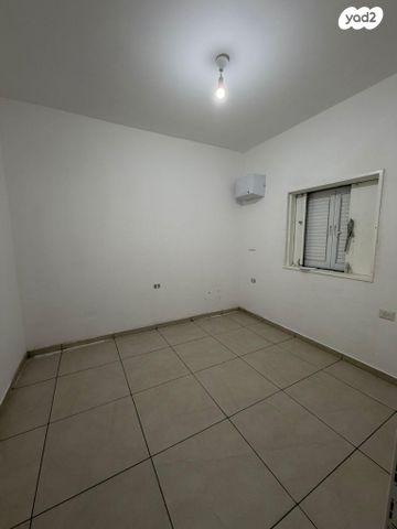 דו משפחתי, אלומות 9, ניצני עוז, ניצני עוז