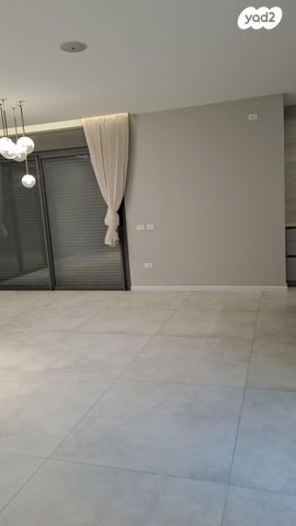 בית פרטי/ קוטג', ספיר 33, שאר העיר, אריאל