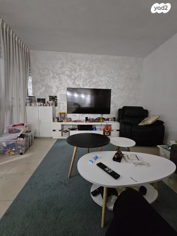 גג/ פנטהאוז, מטולה 6, קרית שרת מערב, חולון