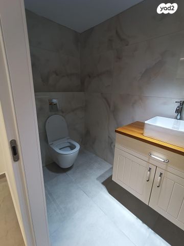 יחידת דיור, האלון 6, נאות הפרחים, גן יבנה