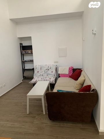 דירת גן, האגוזים 1, כברי, כברי