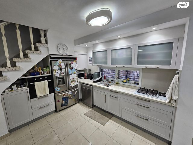 גג/ פנטהאוז, מטולה 6, קרית שרת מערב, חולון