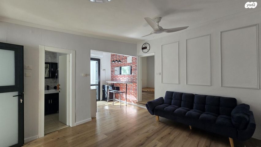 דירת גן, עזרא 10, נאות יהודית ונווה ארזים, חולון