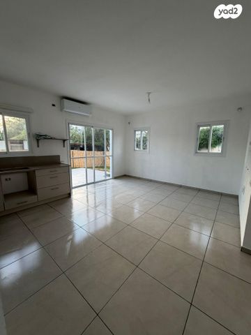 דו משפחתי, אלומות 9, ניצני עוז, ניצני עוז