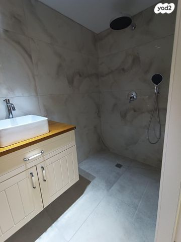 יחידת דיור, האלון 6, נאות הפרחים, גן יבנה