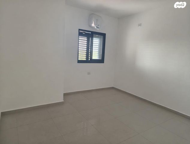 דירה, שיר השירים 9, גן יבנה מערב, גן יבנה