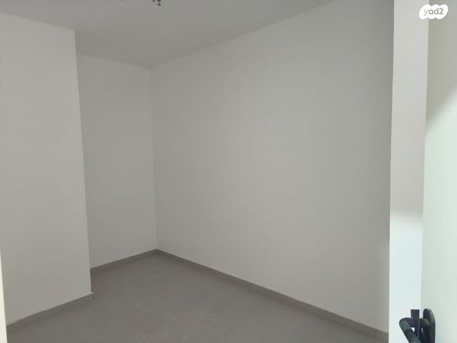 דירה, שיר השירים 9, גן יבנה מערב, גן יבנה