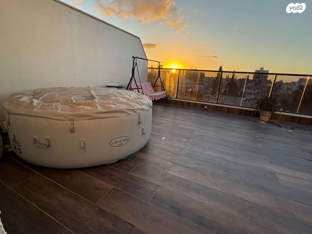 גג/ פנטהאוז, יהושע חנקין 37, אגרובנק, חולון