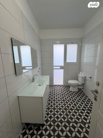 דו משפחתי, אלומות 9, ניצני עוז, ניצני עוז