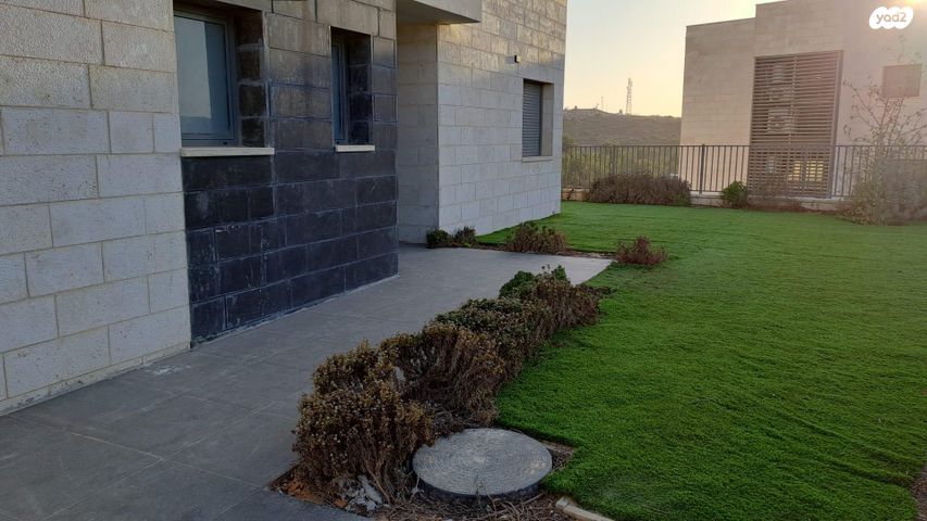 בית פרטי/ קוטג', ספיר 33, שאר העיר, אריאל