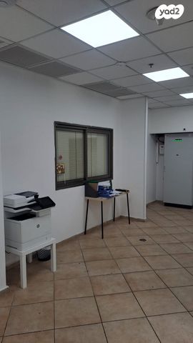 מחסנים, היצירה 10, אזור תעשיה, בית הסוהר המרכזי, רמלה