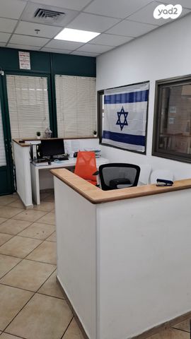 מחסנים, היצירה 10, אזור תעשיה, בית הסוהר המרכזי, רמלה