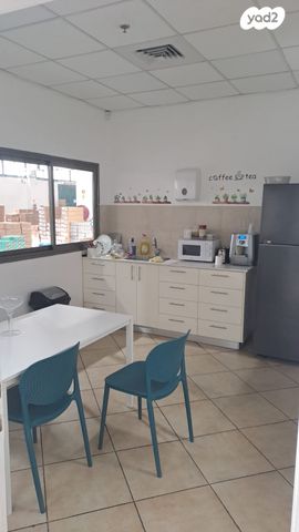 מחסנים, היצירה 10, אזור תעשיה, בית הסוהר המרכזי, רמלה