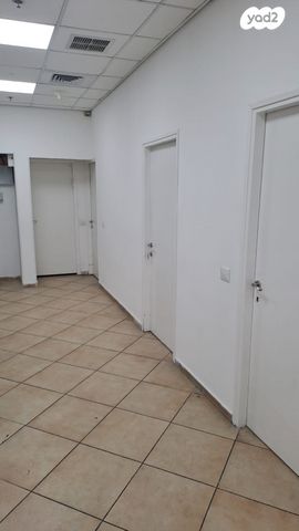 מחסנים, היצירה 10, אזור תעשיה, בית הסוהר המרכזי, רמלה