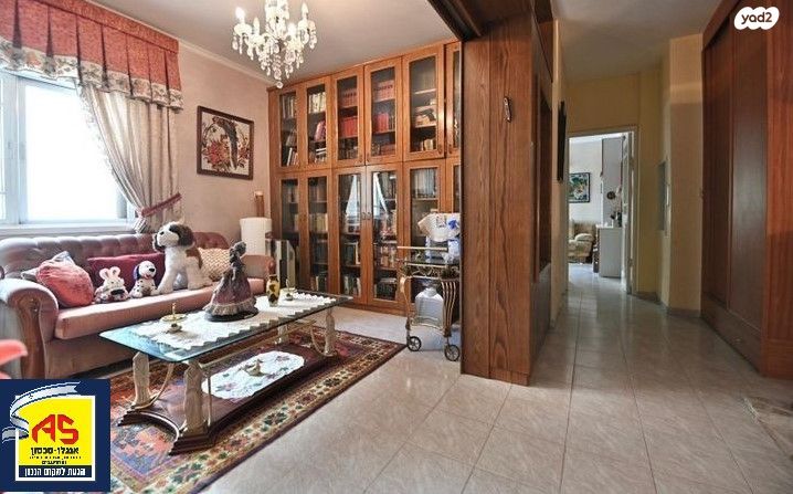 דופלקס, שמחה וילקומיץ', רחובות