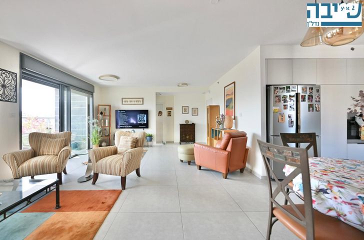 דירה, שדרות גלוסקין, רחובות