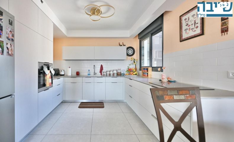 דירה, שדרות גלוסקין, רחובות