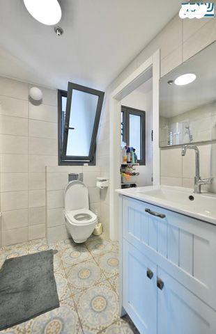 דירה, שדרות גלוסקין, רחובות