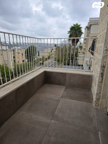 דירה, זרח ברנט, הר נוף, ירושלים