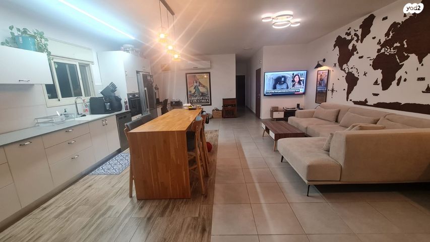 גג/ פנטהאוז, הרצל 26, מרכז העיר, קרית אתא