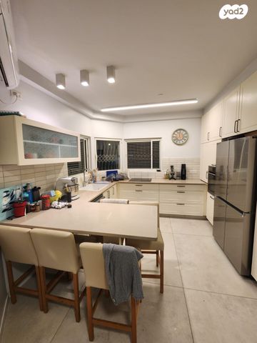 בית פרטי/ קוטג', נעורים, ראשון לציון