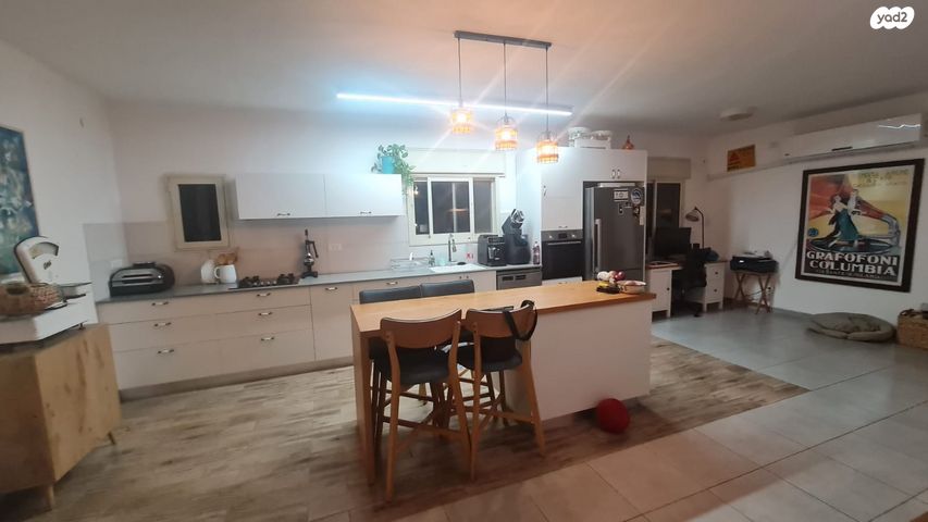 גג/ פנטהאוז, הרצל 26, מרכז העיר, קרית אתא