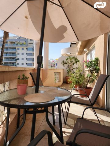 דופלקס, התחייה, כפר סבא