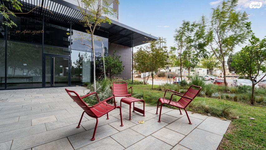 דירה, ש"י עגנון, קרית אונו