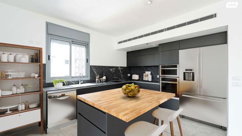 דירה, ש"י עגנון, קרית אונו