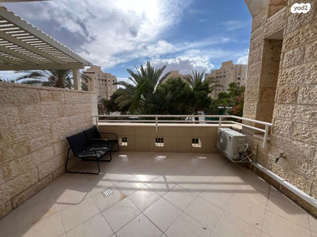 דירה, האבן, מעלה אדומים