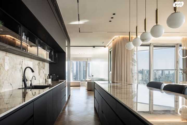 ניסים אלוני 