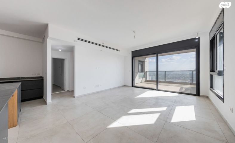 דירה, אמנון ליפקין שחק, נוף הטיילת, נתניה