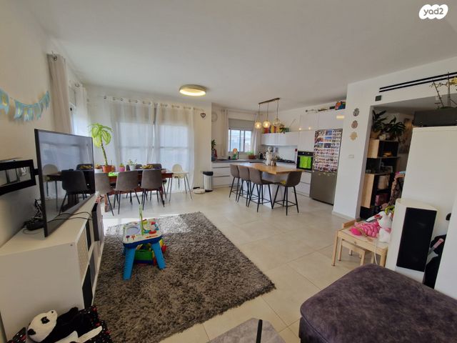 דירה, תל מונד