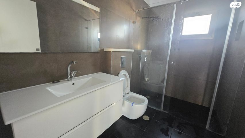 גג/ פנטהאוז, השר שפירא 44, בת ים