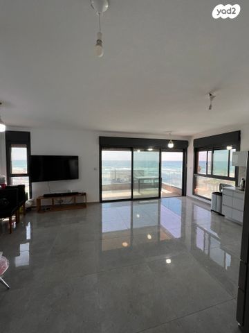 דירה, דרך בן גוריון 113, בת ים