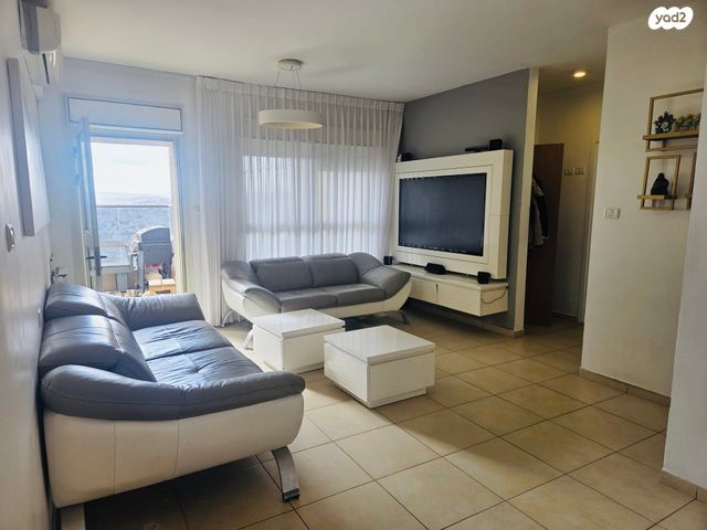 דירה, יהודה לאו פיקרד, חומת שמואל, הר חומה, ירושלים