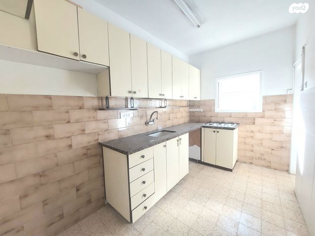 דירה, הצנחנים, ג' / מרכז מזרח העיר, רחובות