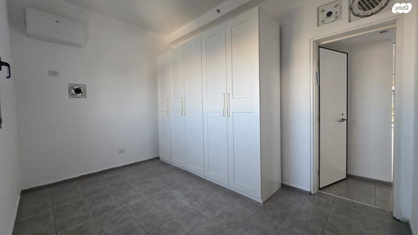 גג/ פנטהאוז, השר שפירא 44, בת ים