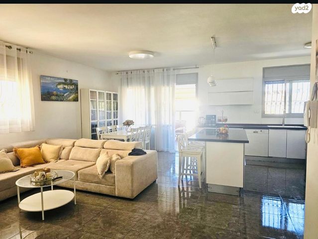 דירה, דרך רזיאל, צפון מזרח מרכז העיר, נתניה