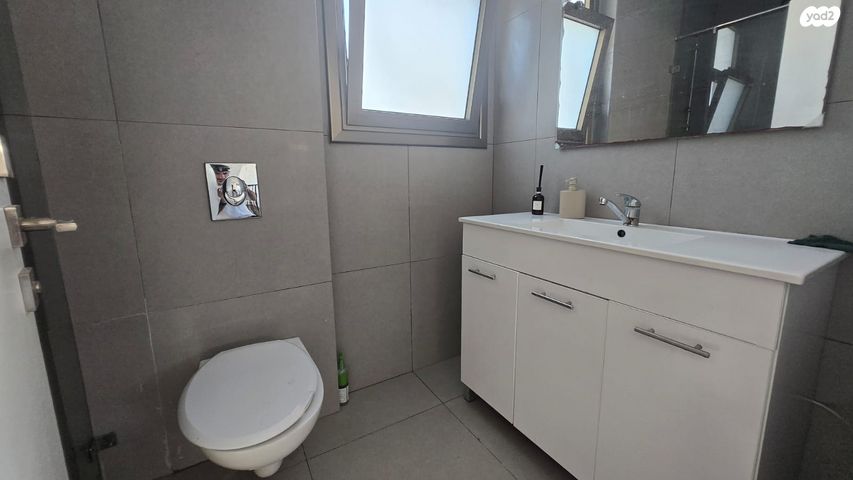 גג/ פנטהאוז, השר שפירא 44, בת ים