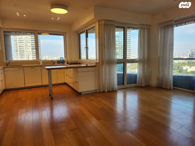 דירה, ניסים אלוני 21, צמרות איילון, פארק צמרת, תל אביב יפו