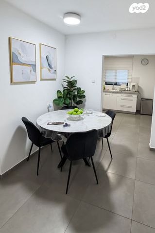 דירה, המצפה 11, גבעת סביון, גני תקווה