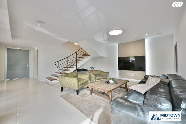 דו משפחתי, אז"ר 165, הפארק, כפר סבא