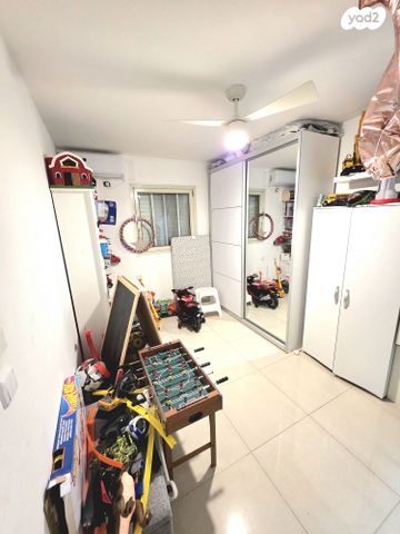 דירה, אליהו גולומב, שיכון עובדים, טבריה