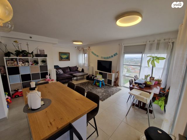 דירה, תל מונד