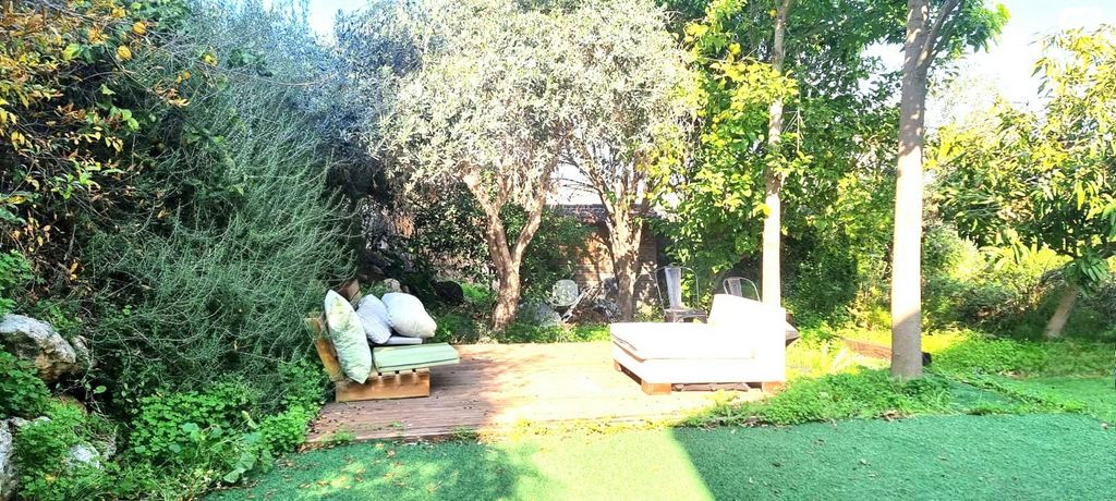 דו משפחתי, שערי תקווה